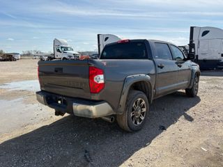 2015 Toyota Tundra SR5 5.7L V8 - Exterior Rear Right Corner Image